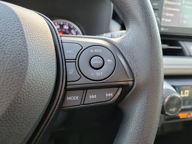 Used 2020 Red Toyota XLE image 33