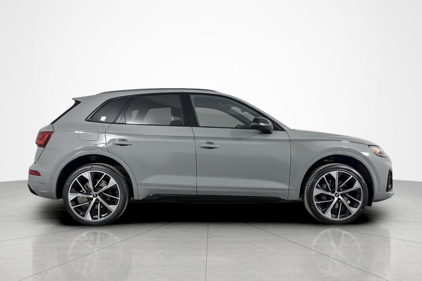 Used 2022 Quantum Gray Audi Premium Plus 3.0 TFSI quattro image 6