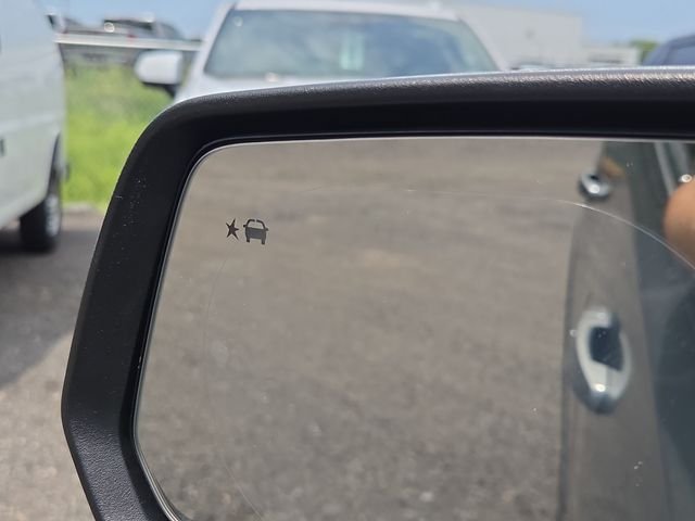 Used 2023 Sterling Metallic GMC SLE image 18