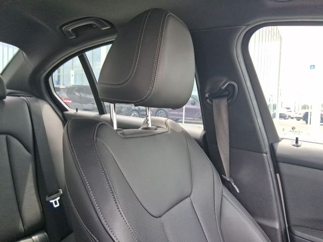 Used 2024 White BMW 330i image 17