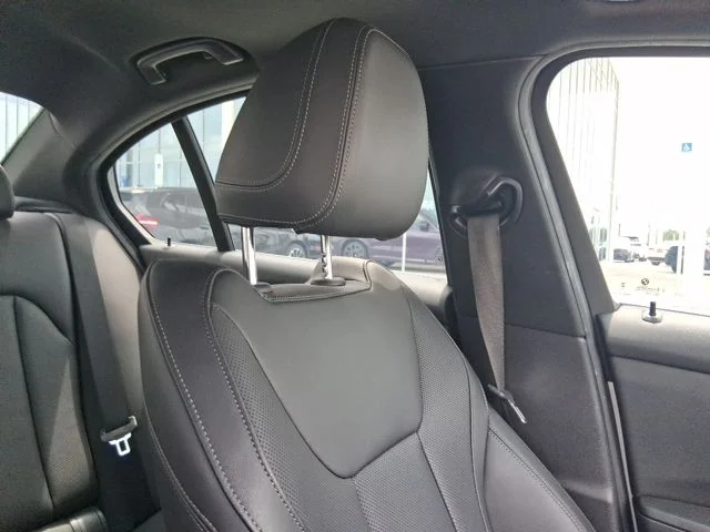 Used 2024 White BMW 330i image 17
