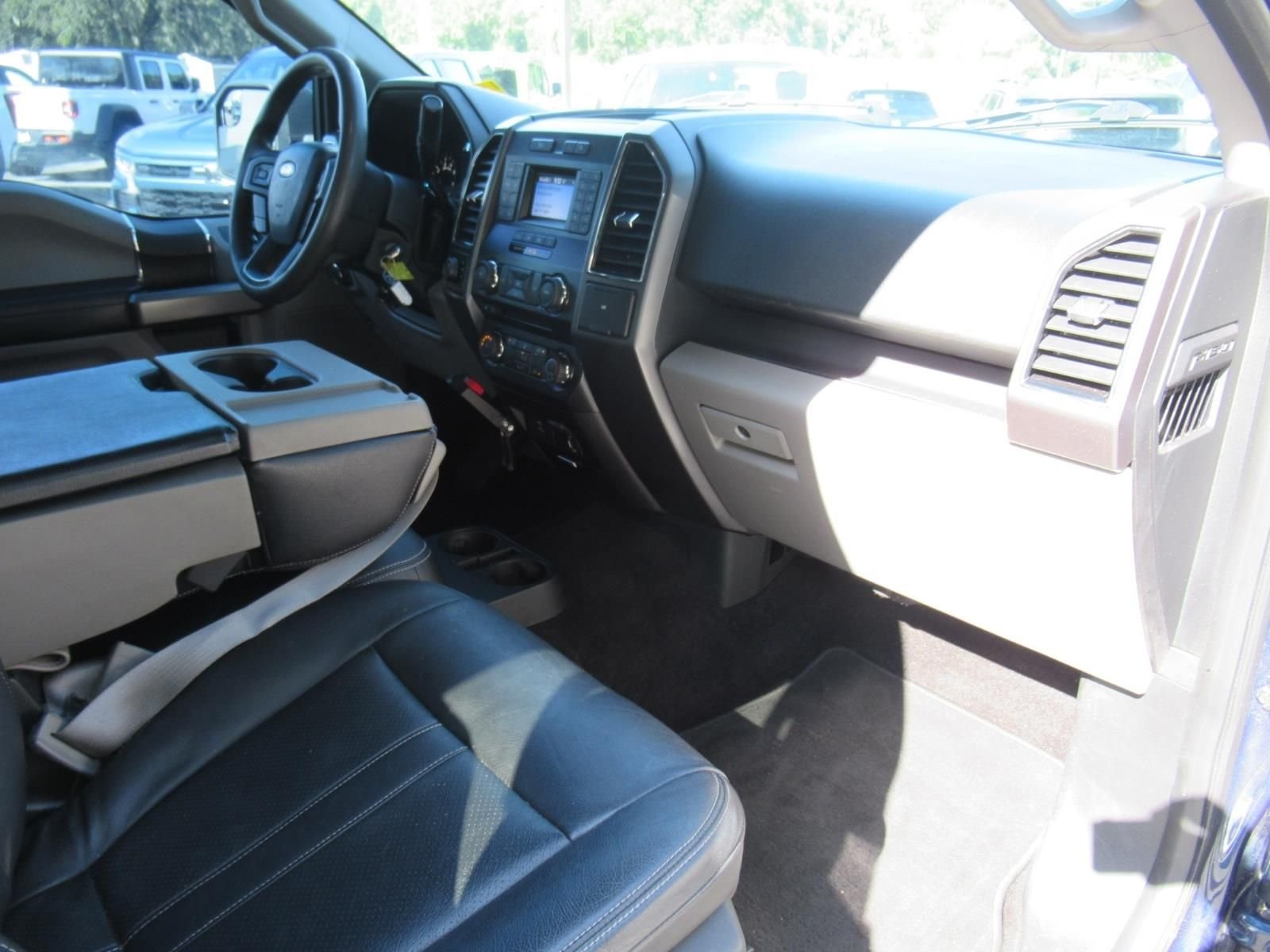 Used 2018 Blue Ford XLT image 12