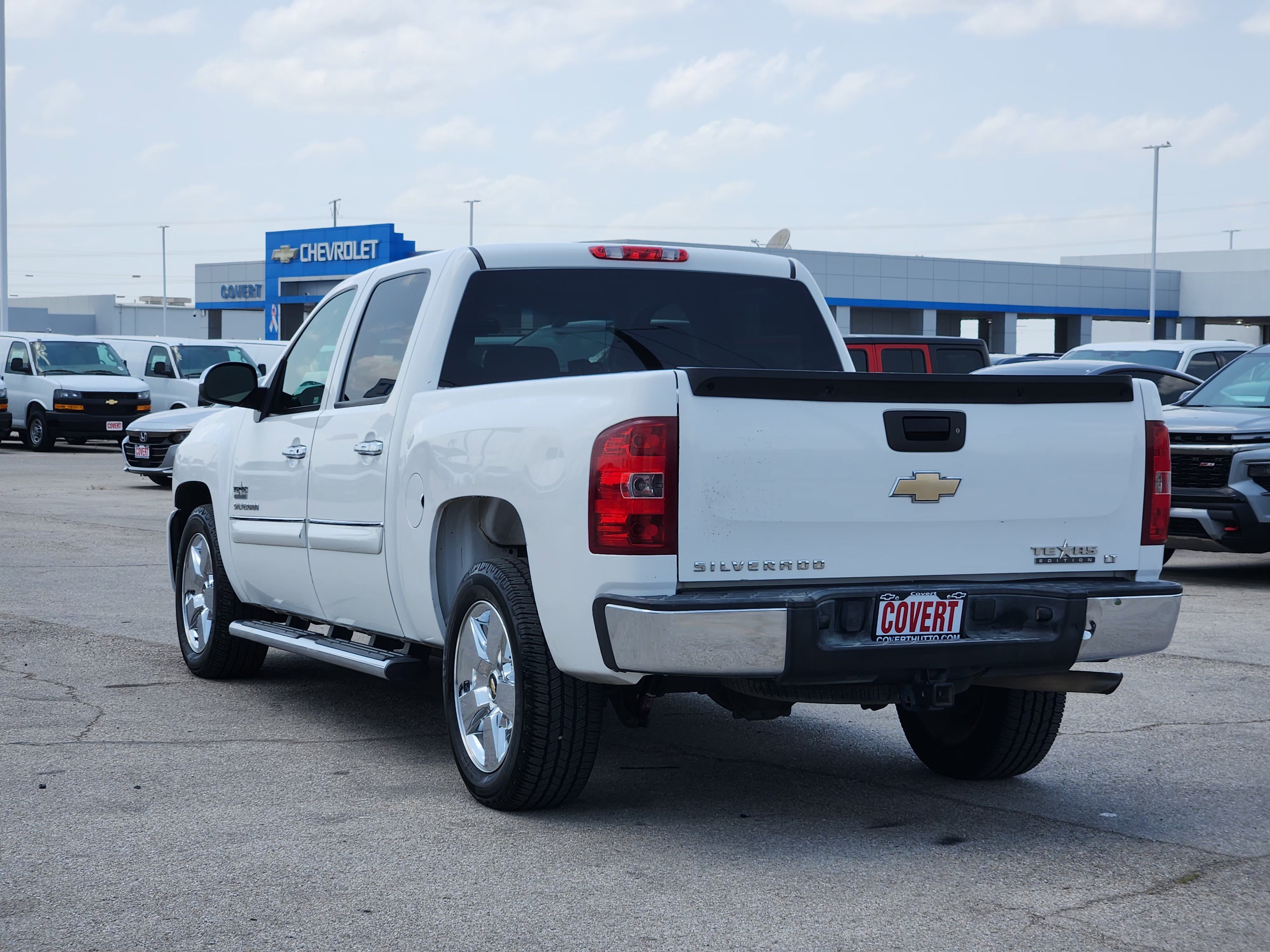 Used 2009 SUMMIT WHITE Chevrolet LT image 5