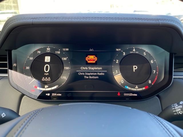 Used 2025 Silver Land Rover SE image 6