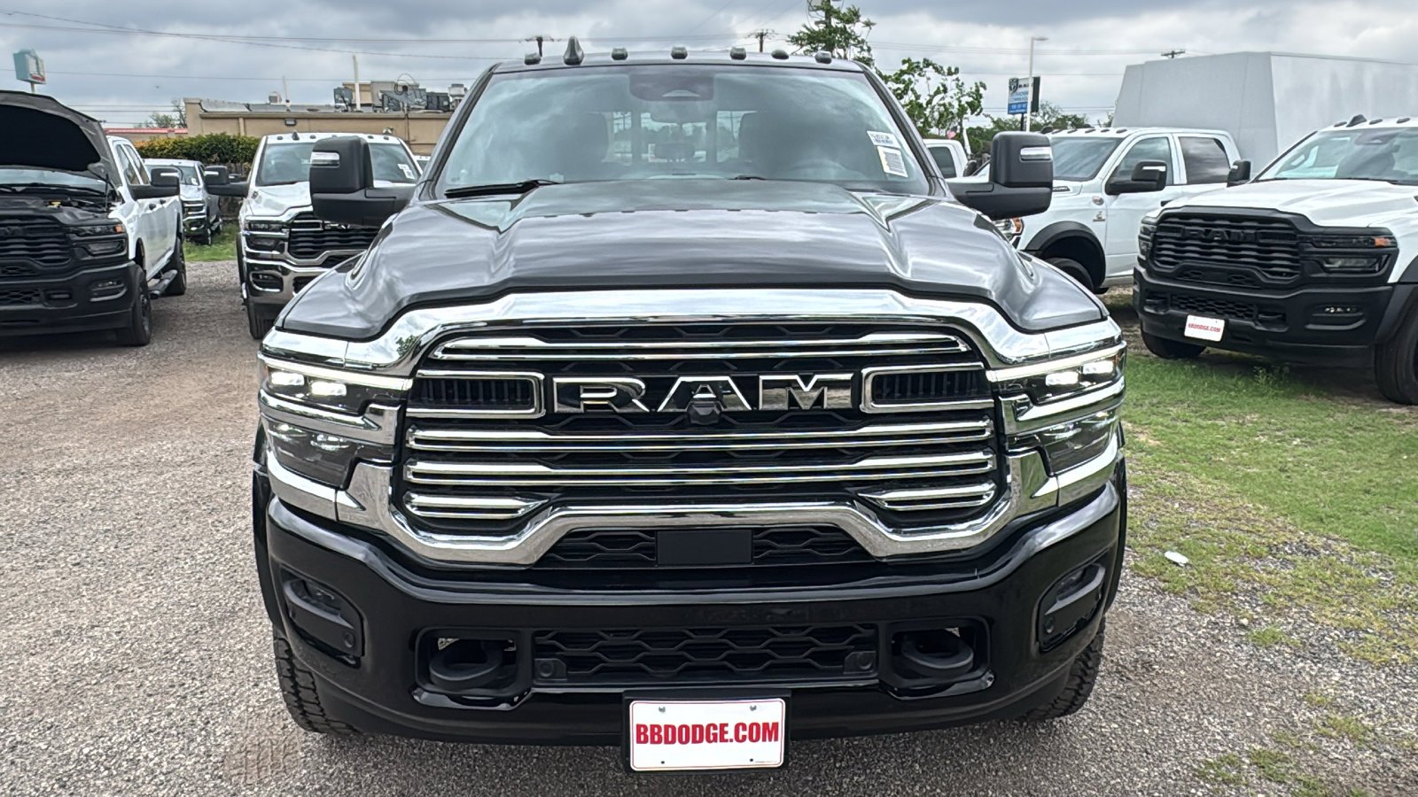 New 2026 Diamond Black Crystal Pearl-Coat Exterior Paint RAM Big Horn image 2