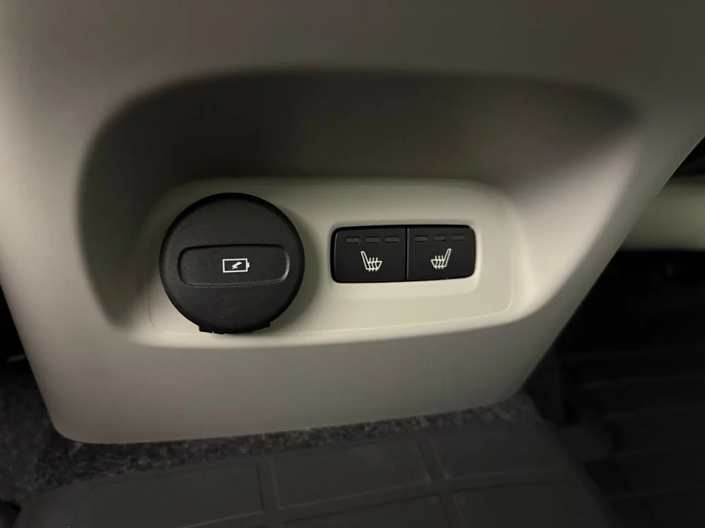 2026 Volvo XC40 Ultra - Photo 34