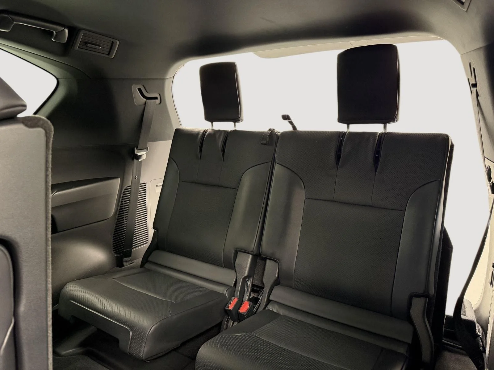 Certified Used 2024 Eminent White Pearl Lexus LX 600 Premium image 27