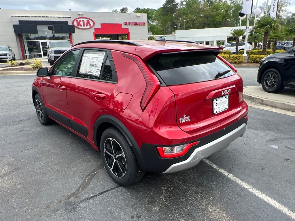 Used 2025 Red Kia EX image 5