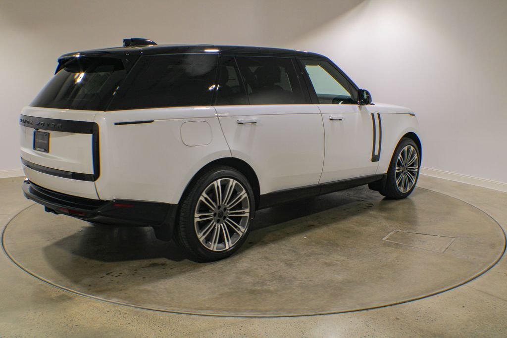 New 2026 Ostuni Pearl White Land Rover SE image 6