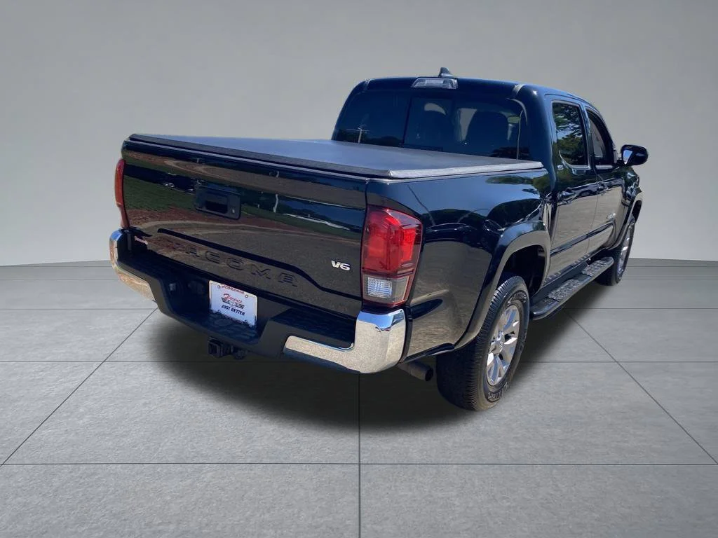 Used 2018 Black Toyota SR5 image 13