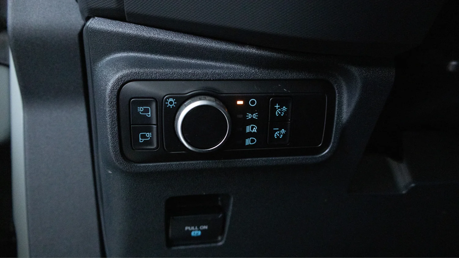 Used 2024 Gray Ford Badlands image 22