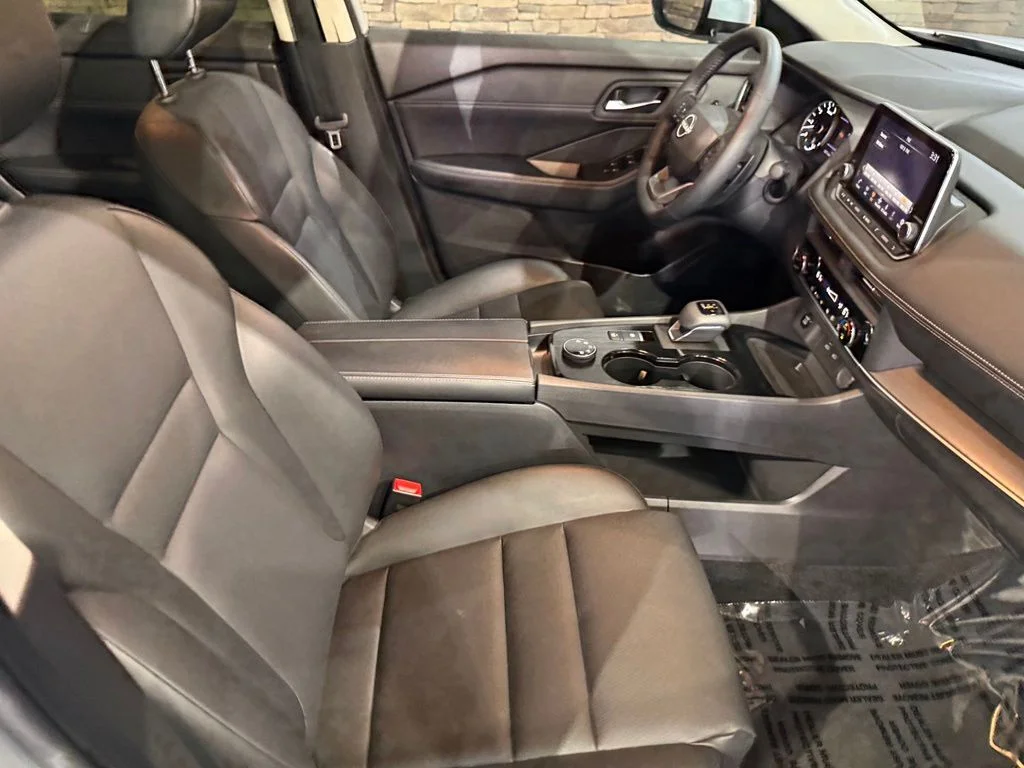 Certified Used 2025 Brilliant Silver Metallic Nissan SV image 31