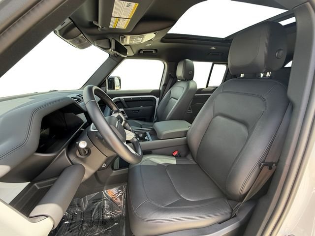 Certified Used 2024 Fuji White Land Rover S image 10
