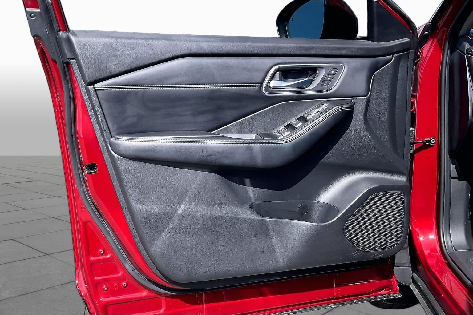 Used 2026 Scarlet Ember Tintcoat Nissan Platinum image 20
