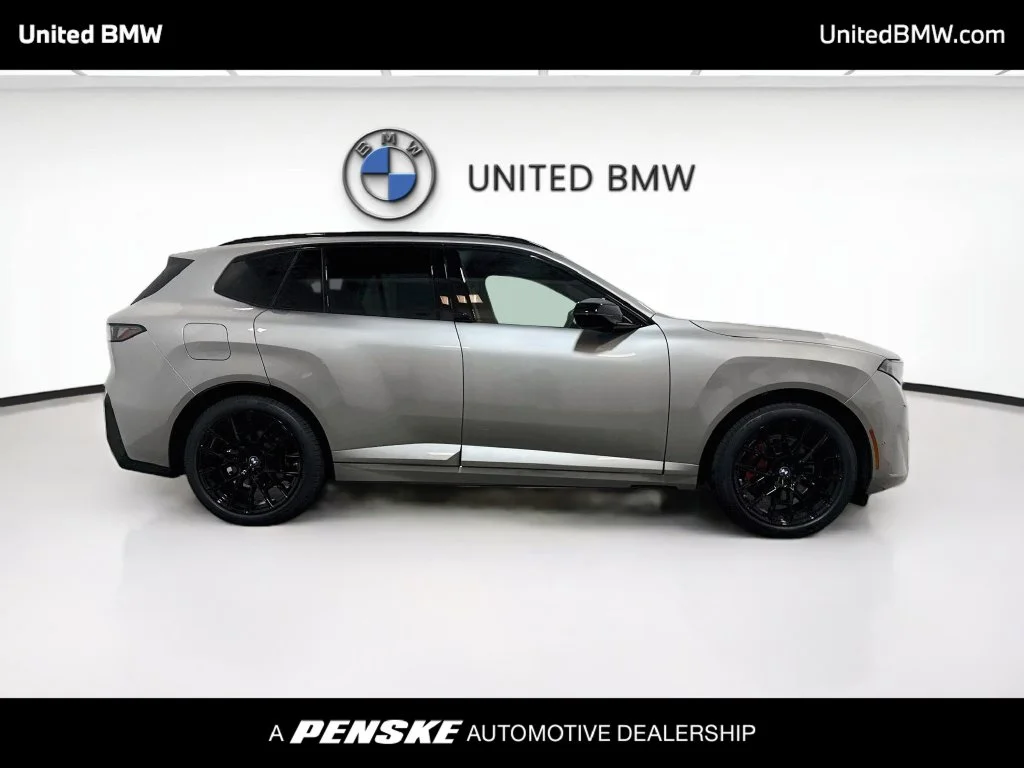 New 2027 Space Silver Metallic BMW  image 4