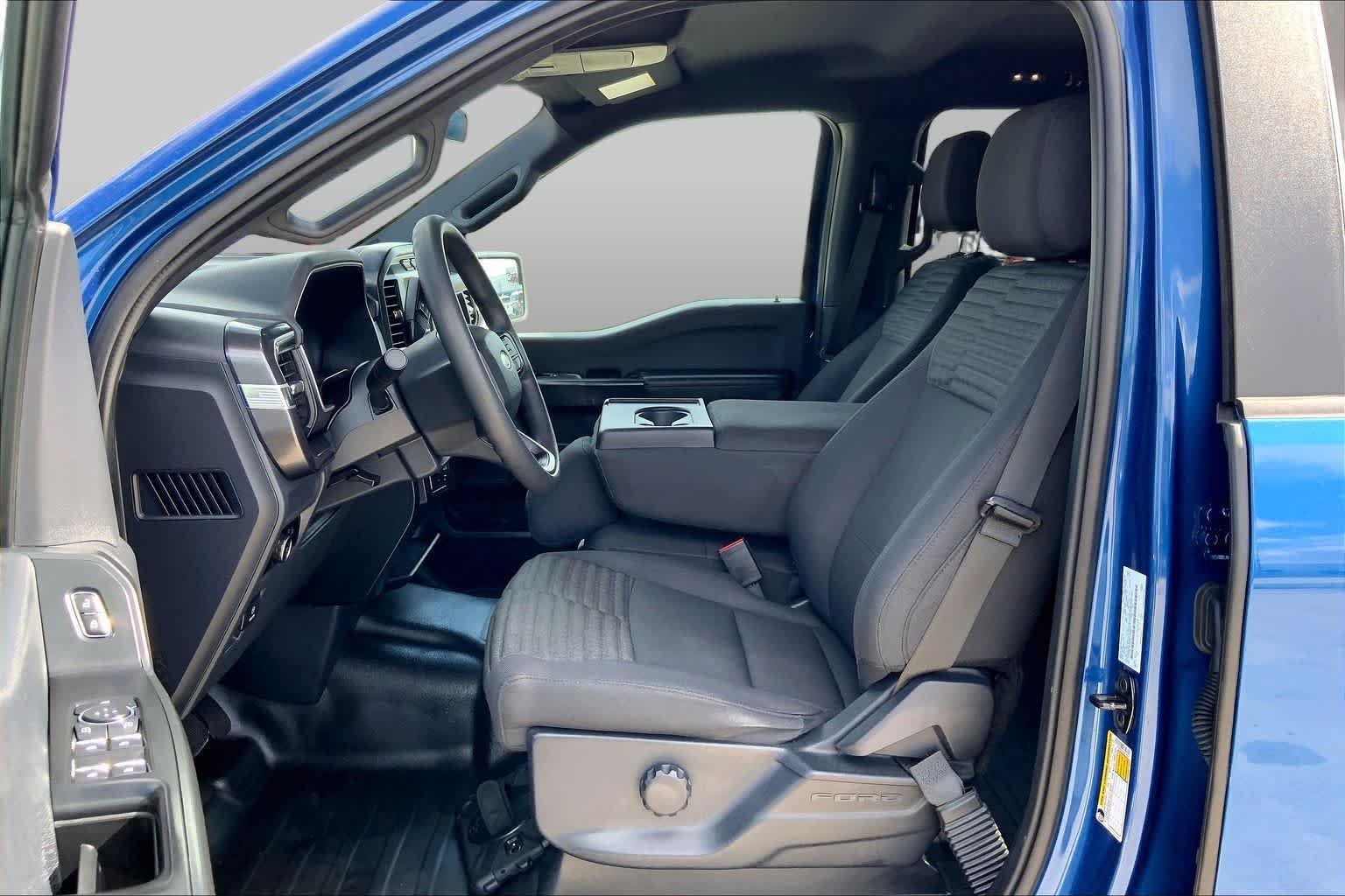 Used 2023 Atlas Blue Metallic Ford XL image 8