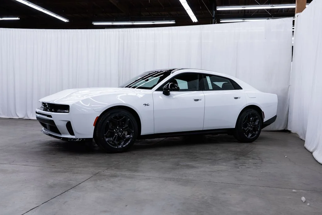 New 2026 White Knuckle Exterior Paint Dodge R/T image 3