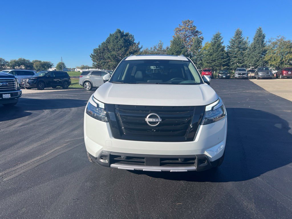 Used 2025 White Pearl Nissan Platinum image 2