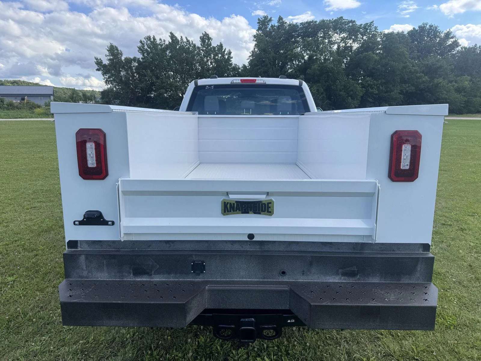 New 2026 Oxford White Ford XL image 5