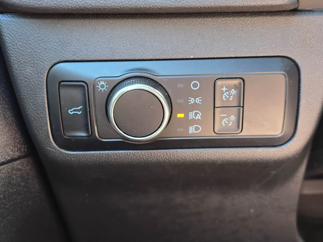 Used 2023 White Ford Active image 24