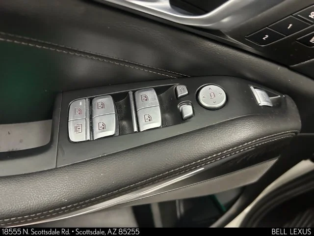 Used 2021 White BMW xDrive40i image 19