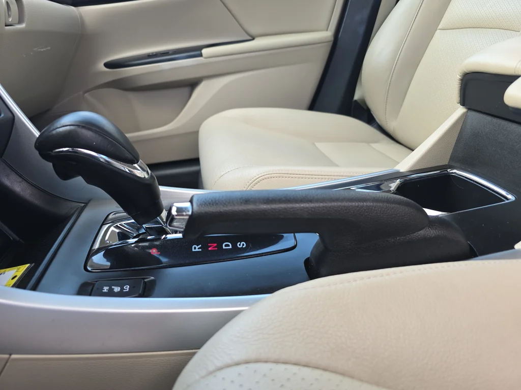 Used 2015 Beige Honda EX-L image 21