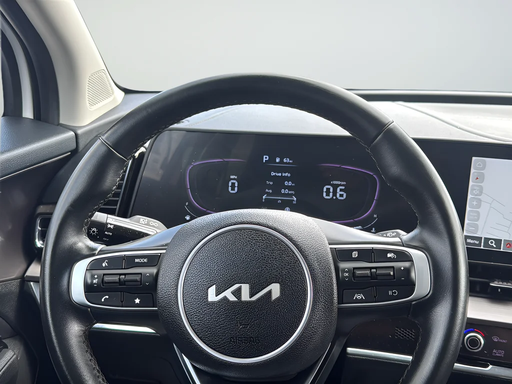 Used 2023 White Kia EX image 21