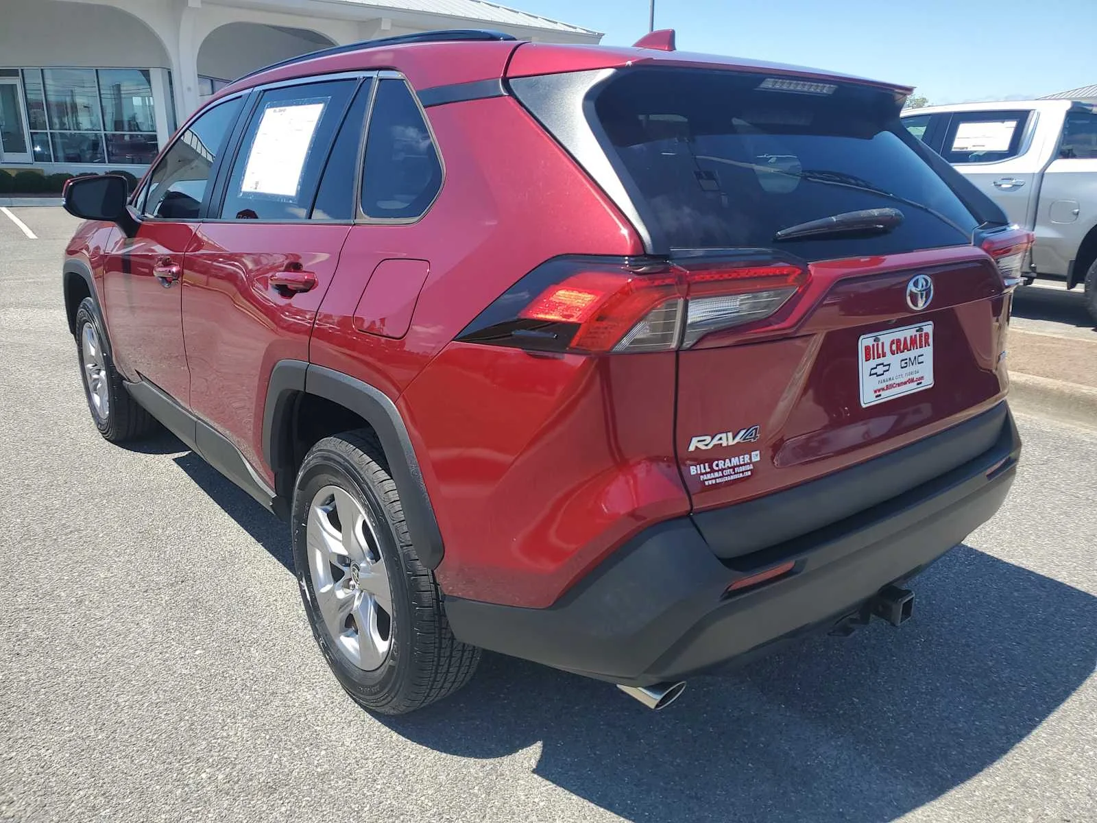 Used 2022 Ruby Flare Pearl Red Toyota XLE image 3