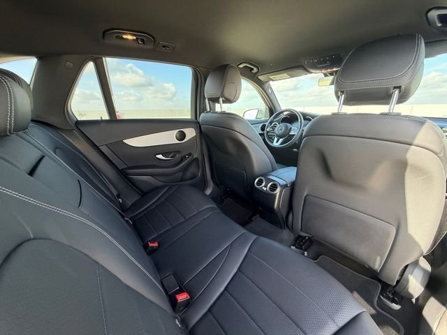 Used 2022 Silver Mercedes-Benz GLC 300 image 17