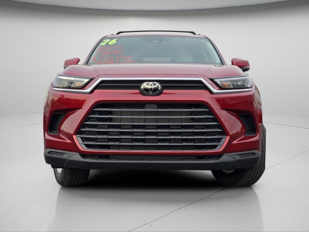 Used 2026 Pearl Toyota XLE image 3