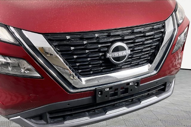 Used 2023 Red Nissan SL image 29