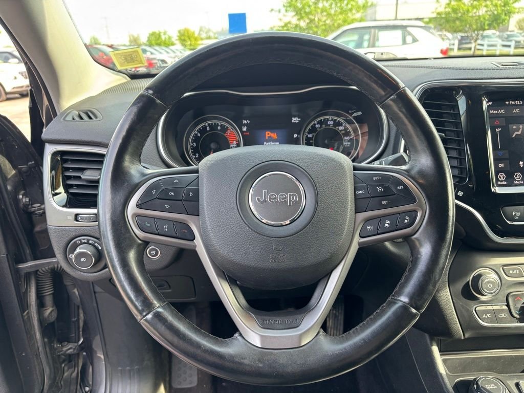Used 2019 Gray Jeep Limited image 25