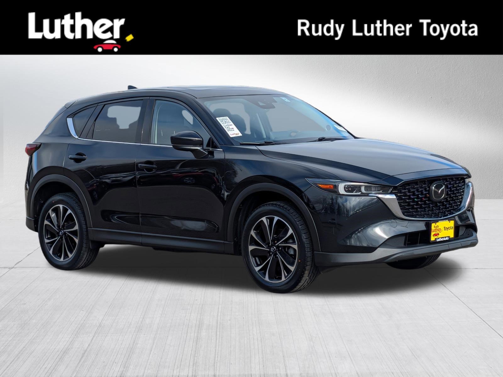 2022 Mazda CX-5 S Premium package