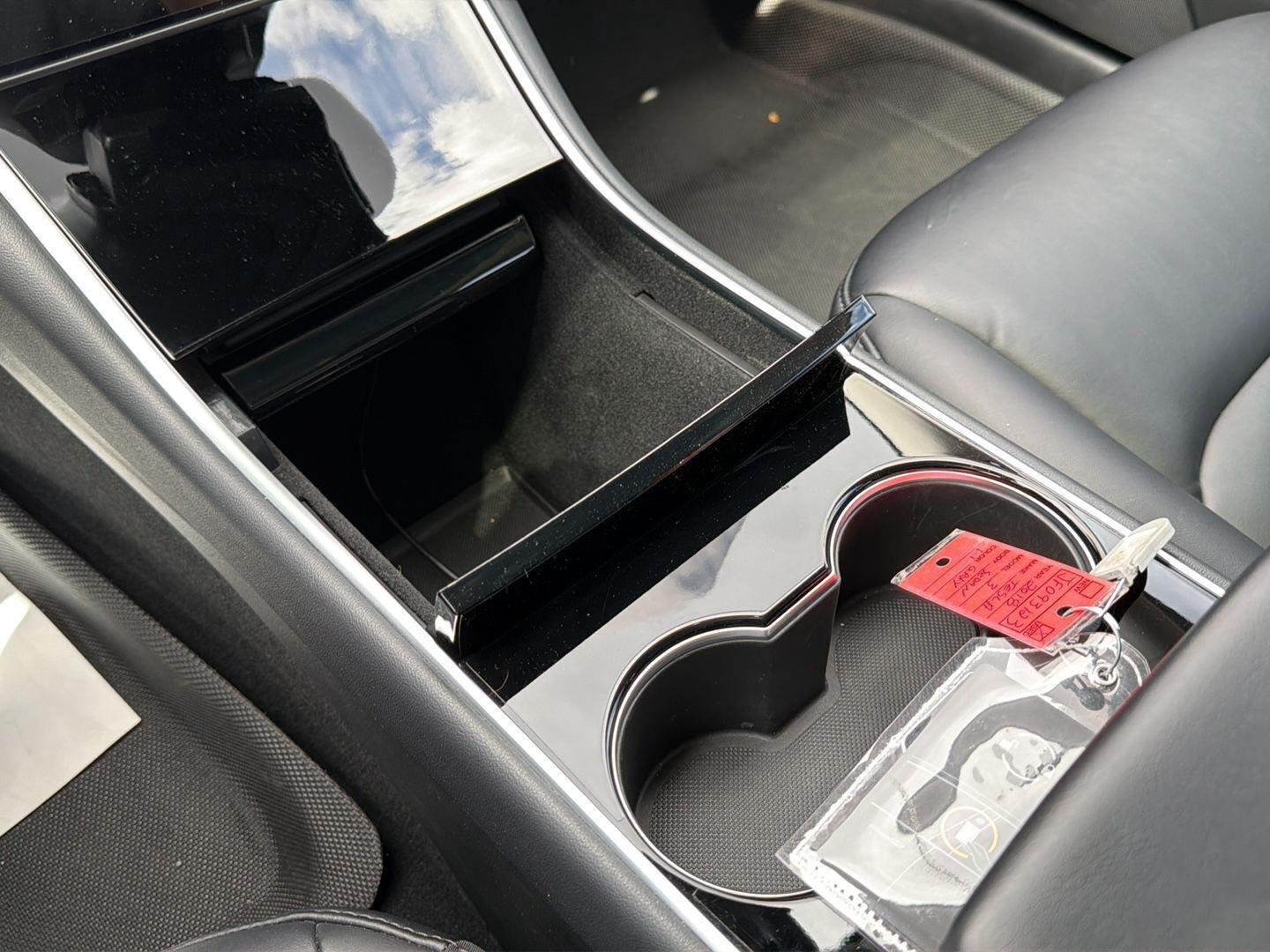Used 2018  Tesla Long Range Battery image 31