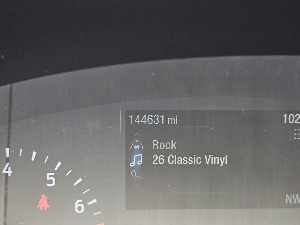 Used 2022 Gray Ford SE image 20