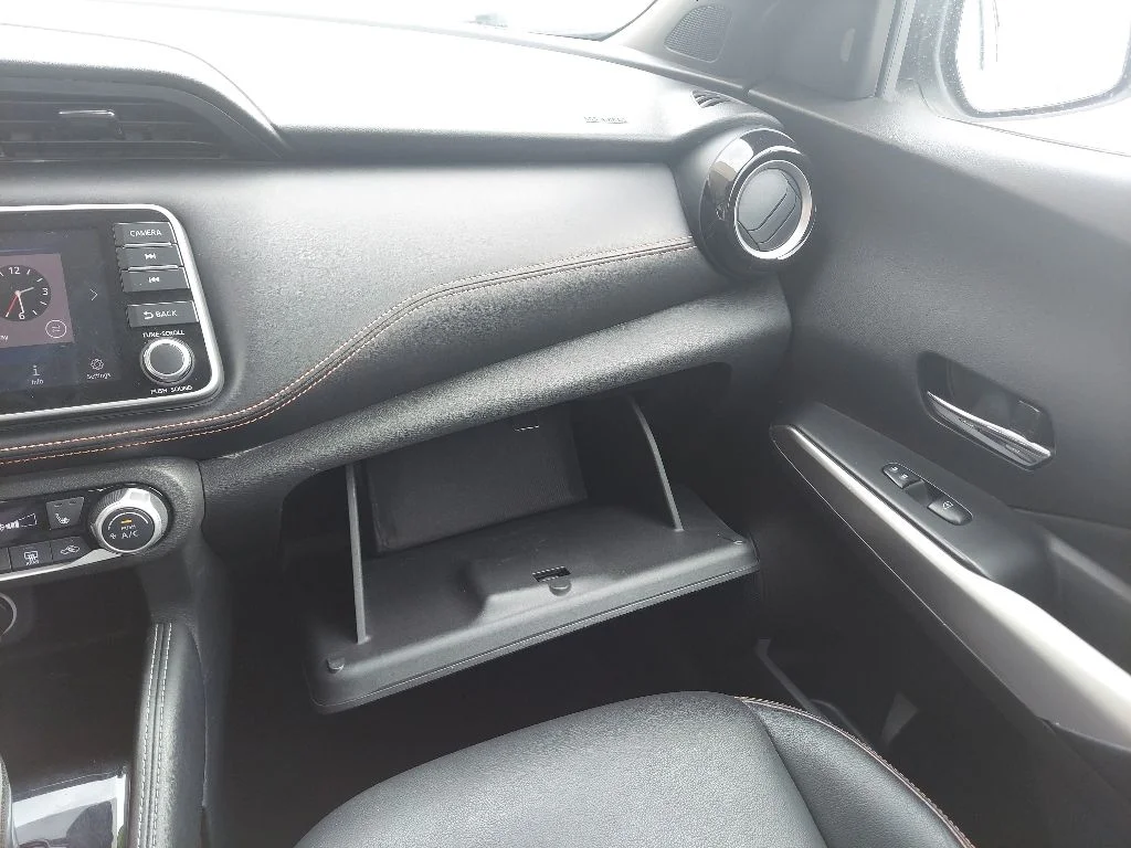 Certified Used 2020 White Nissan SR image 26