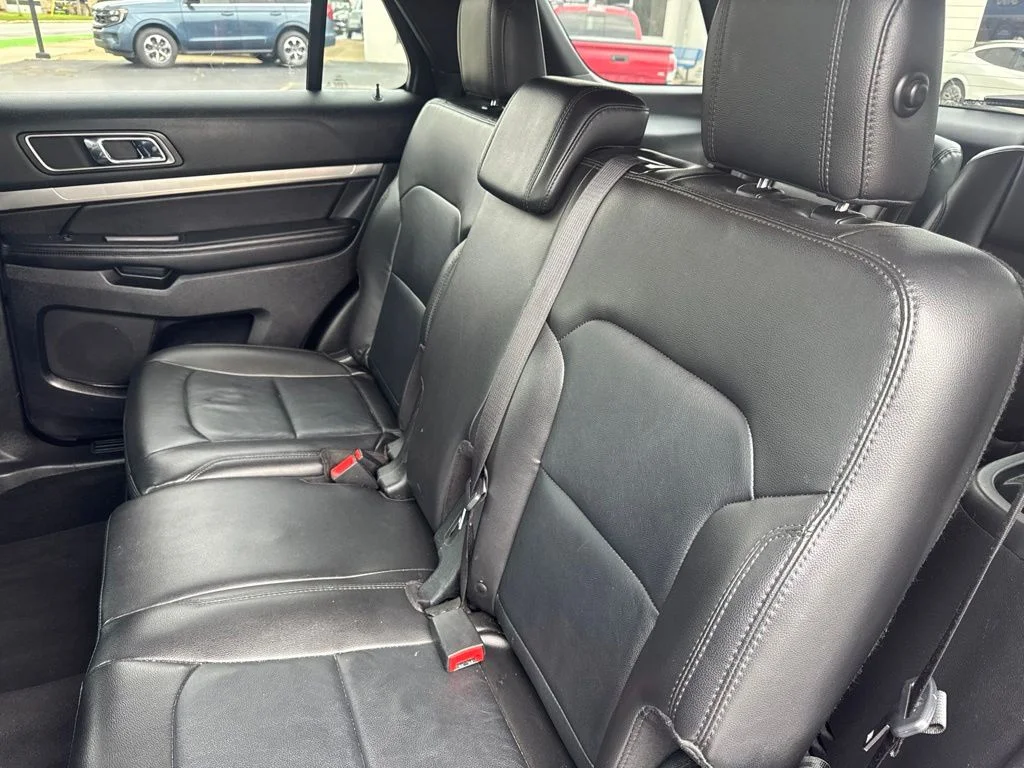 Used 2018 Red Ford XLT image 30