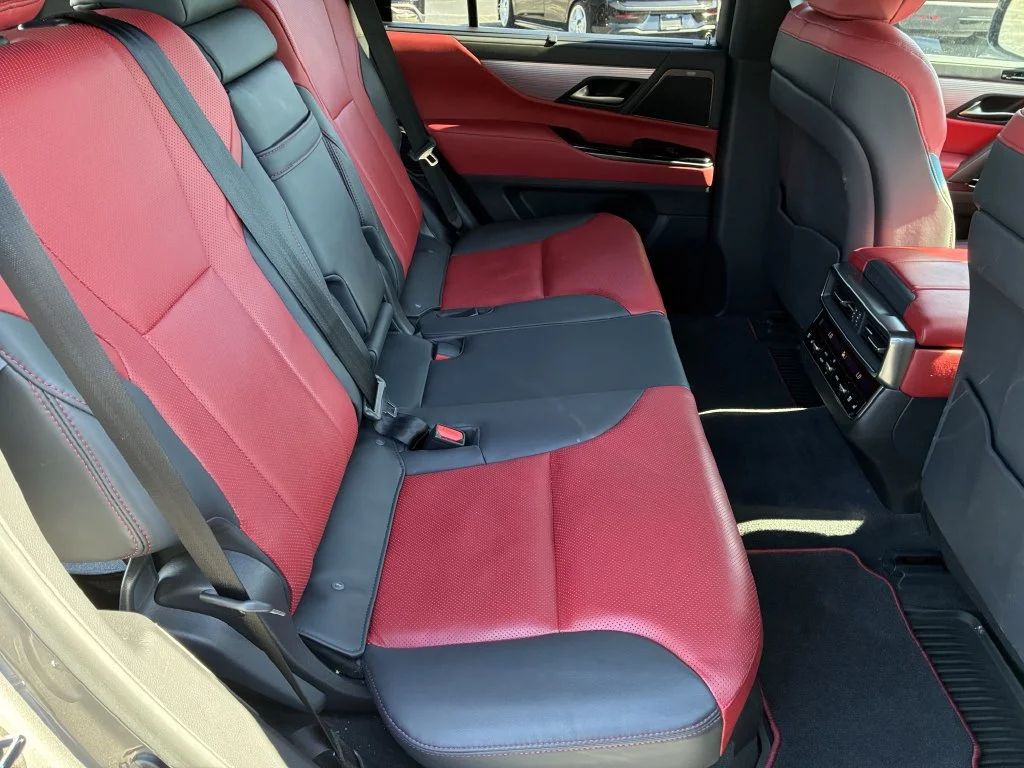 Used 2024  Lexus 600 F SPORT image 22