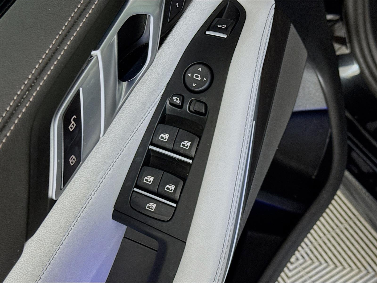 Used 2025 Black Sapphire Metallic BMW xDrive40i image 20