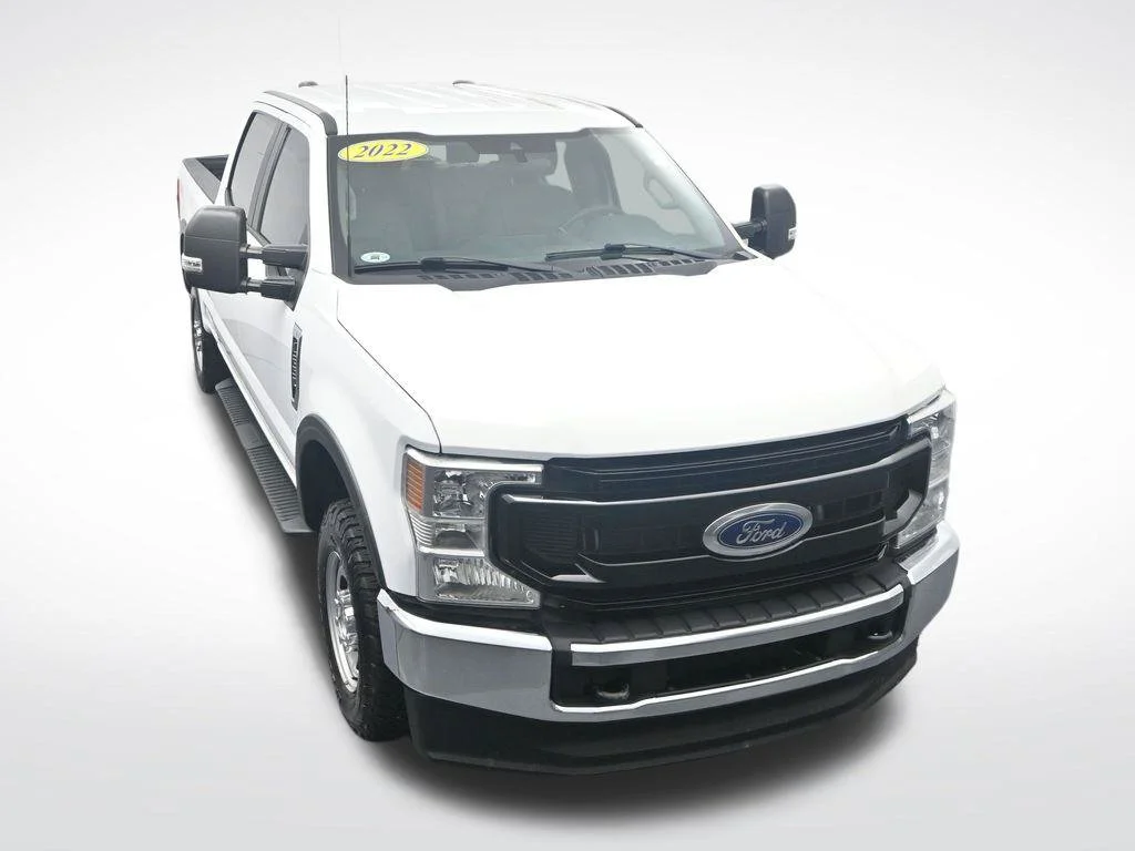 Used 2022 White Ford XL image 32