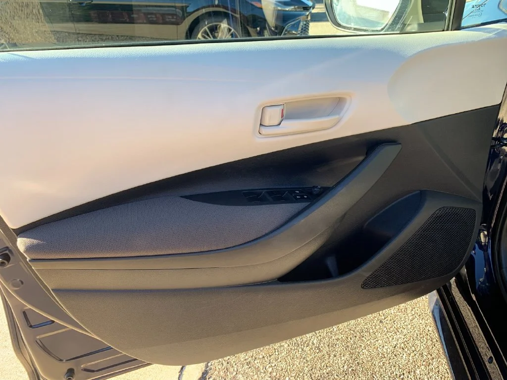 Used 2025  Toyota LE image 12