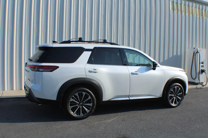 Used 2026 White Nissan Platinum image 2