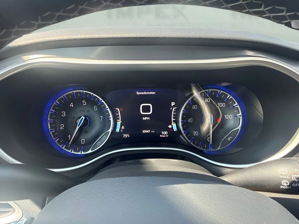 Used 2025 Black Chrysler LX image 15