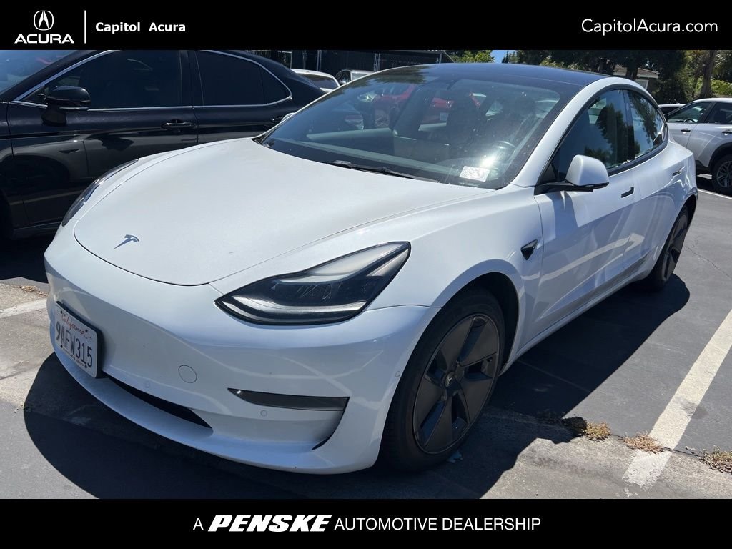 2022 Tesla Model 3 Standard Range Plus's photo