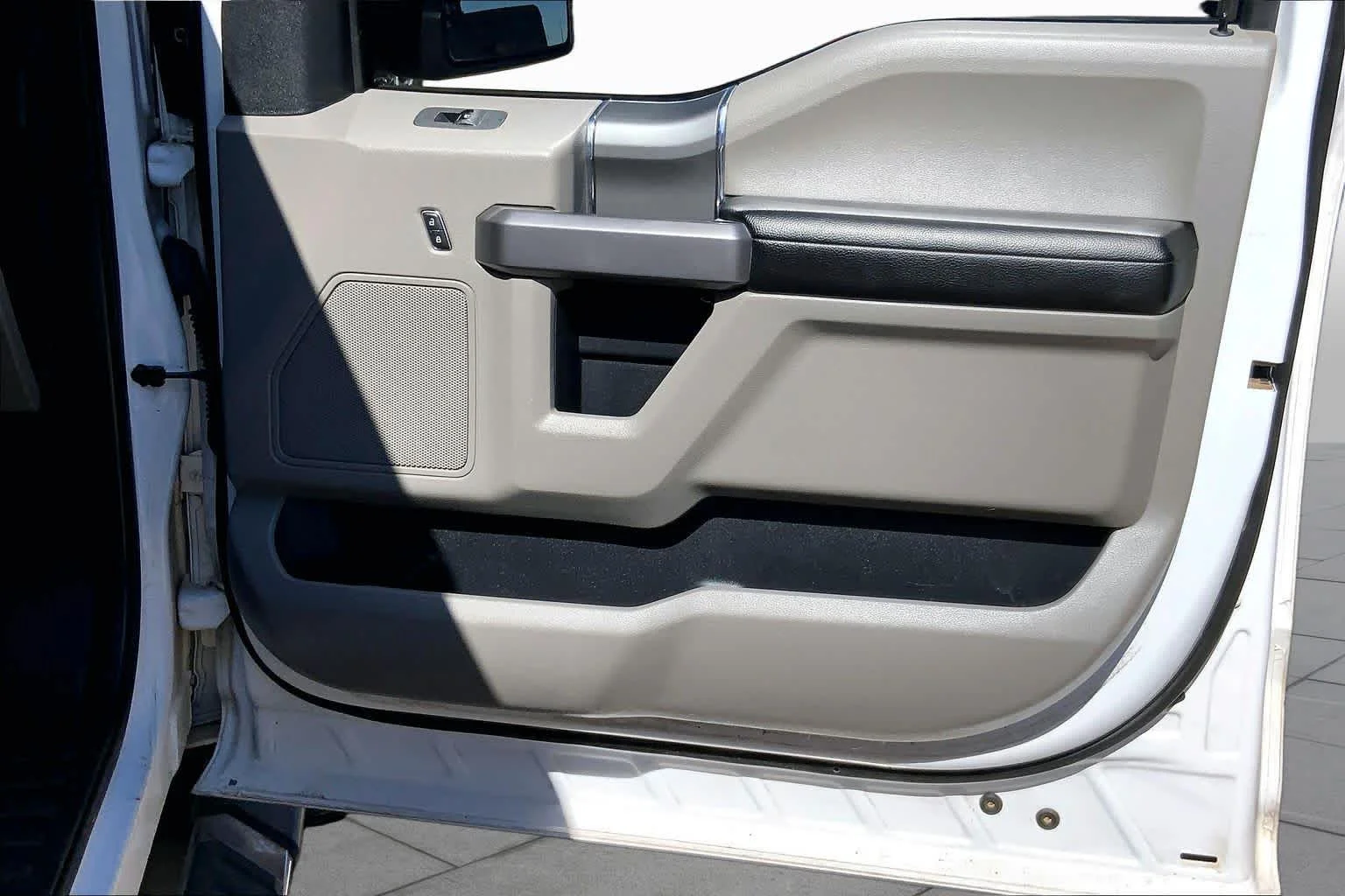 Used 2020 Oxford White Ford XLT image 21