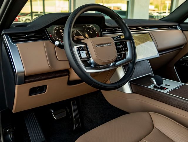 New 2026 Belgravia Green Land Rover SE image 16