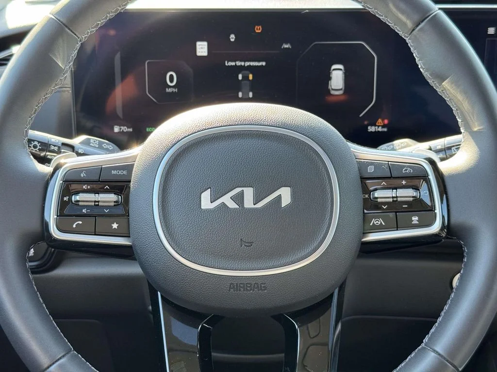 Used 2026 White Kia SX Prestige image 18