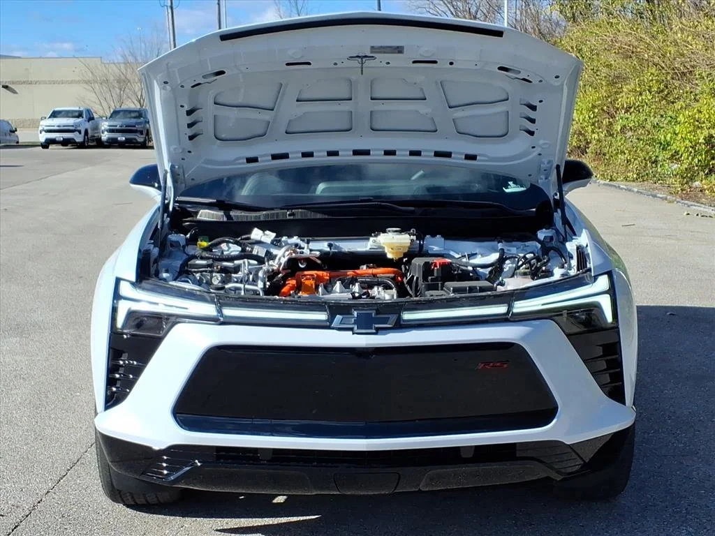 New 2026 Polar White Tricoat Chevrolet RS image 21