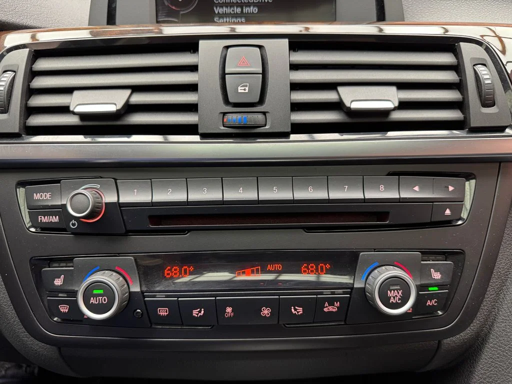Used 2015 Black BMW 320i xDrive image 20