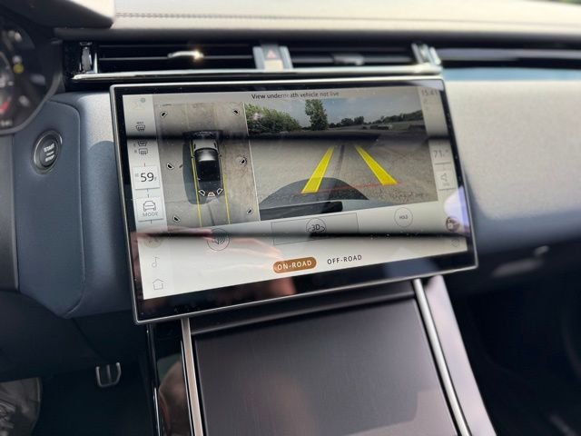 New 2026 Arroios Grey Land Rover Dynamic SE image 17